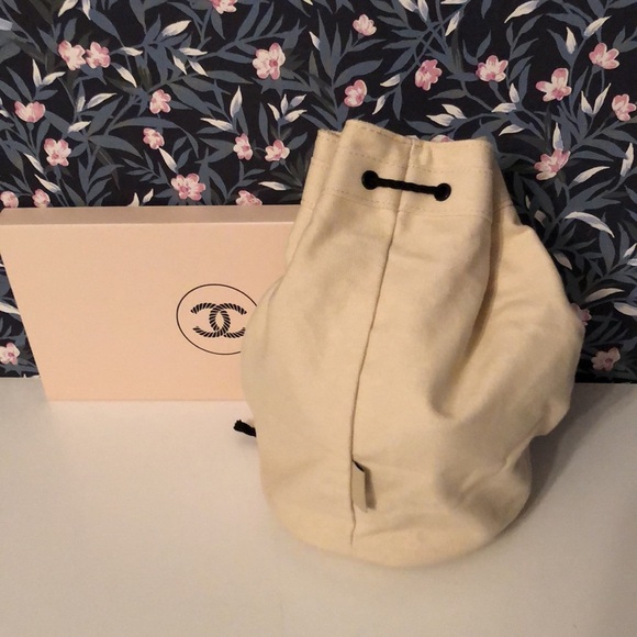 Chanel canvas drawstring makeup bucket bag - Picture 5 of 16